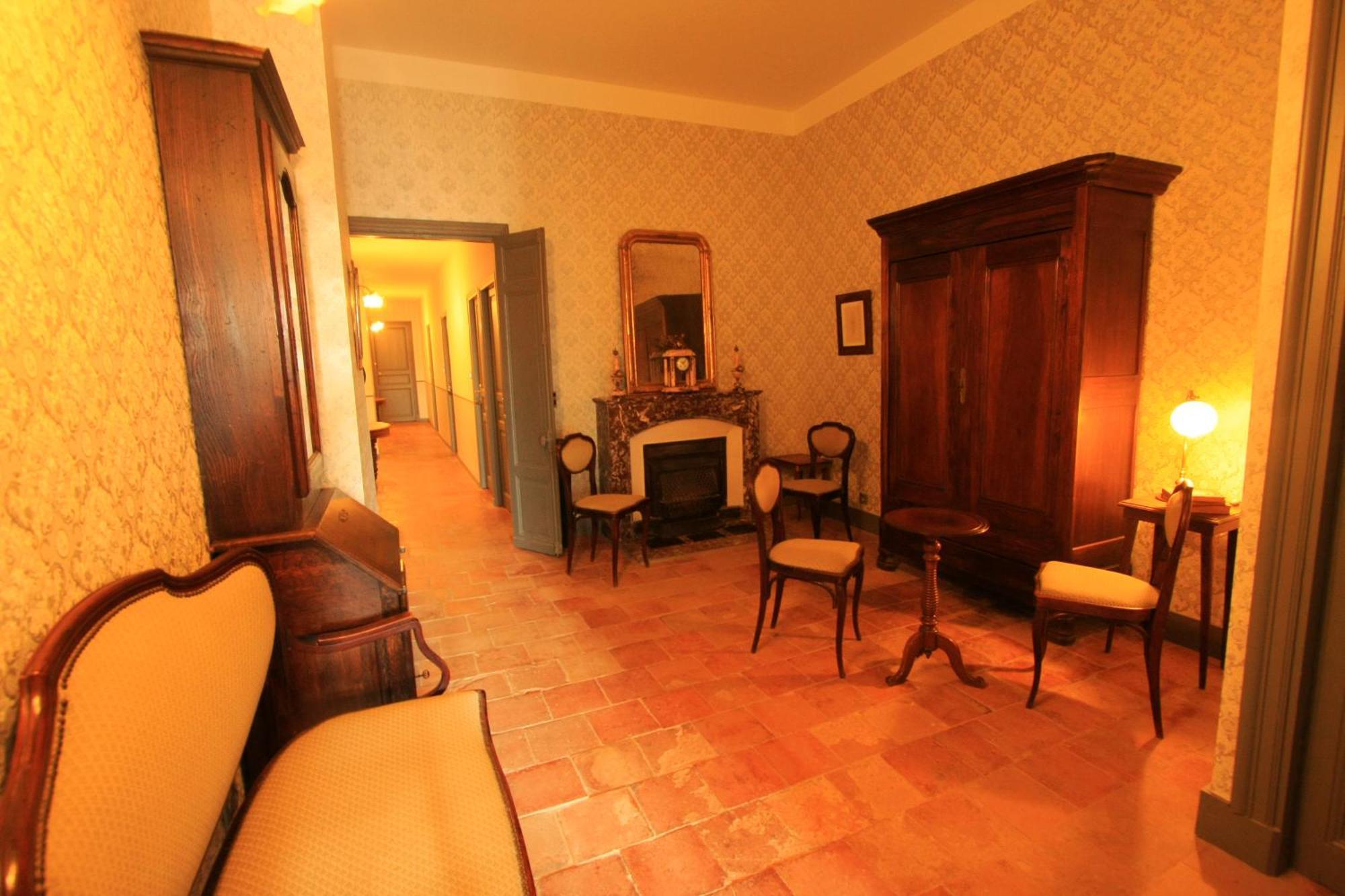 Logis Hotel - Restaurant La Marbrerie Caunes-Minervois ภายนอก รูปภาพ